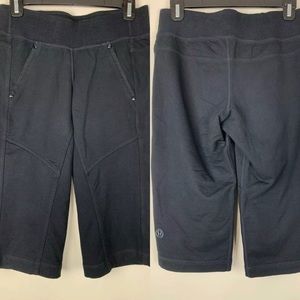 Lululemon wide leg cropped pants, 4